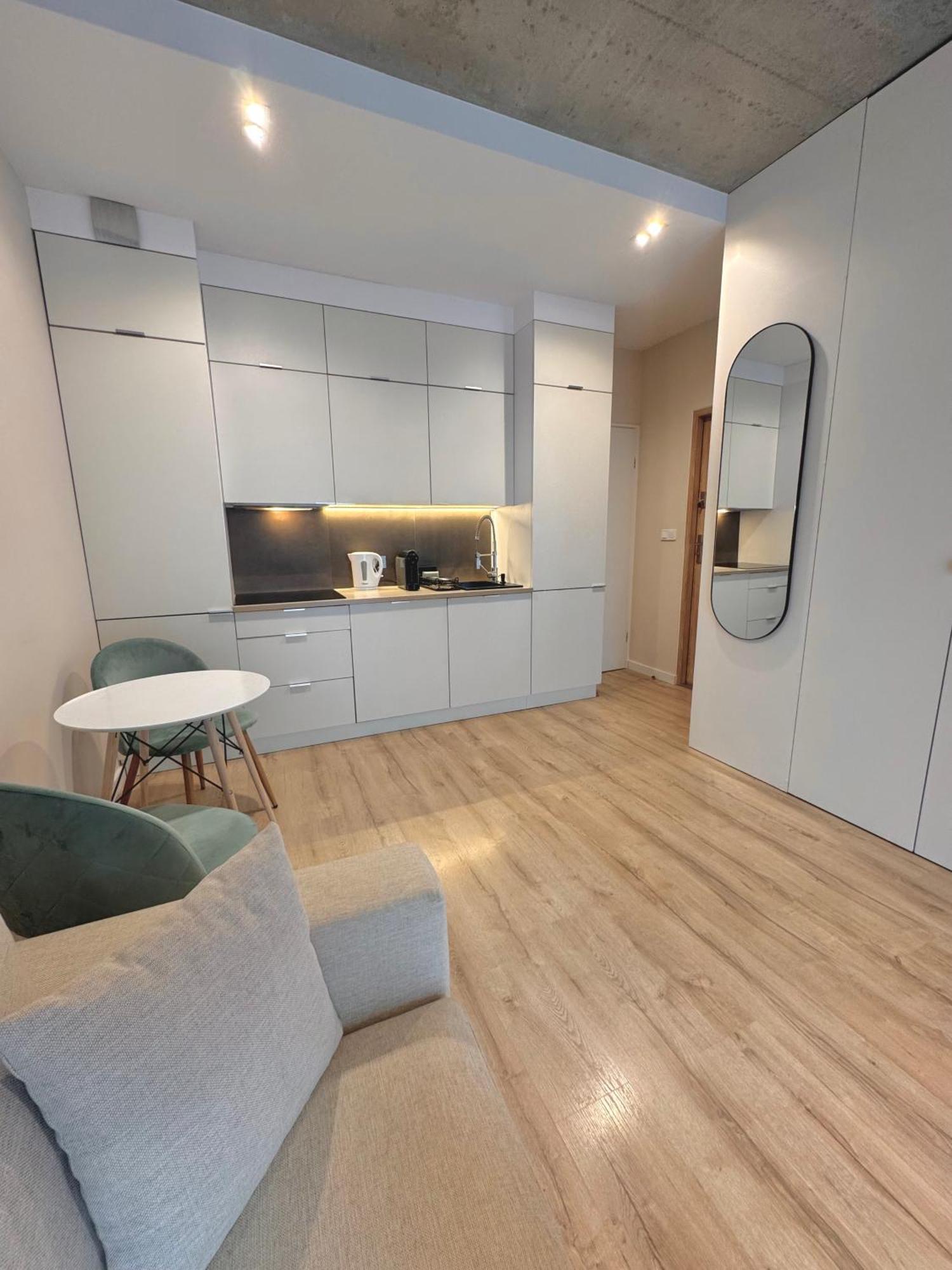 Komputerowa Apartments Airport And Business District 바르샤바 외부 사진